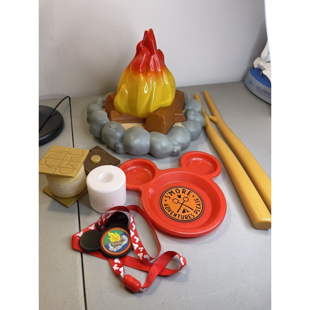 Disney Mickey Mouse Mouse-Ka-Campfire S'mores Set Exclusive 11 Pieces Disney Toy